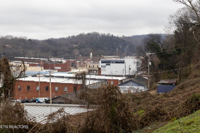 136 Riverview St, Newport, TN 37821