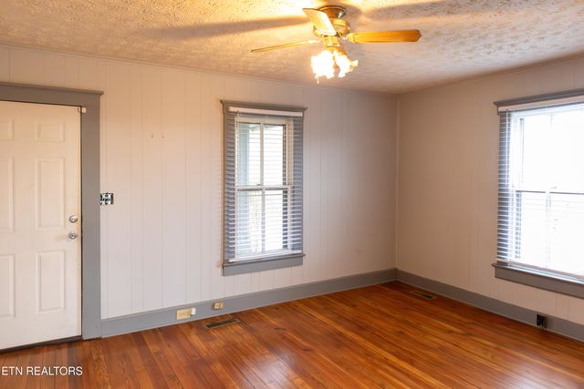 136 Riverview St, Newport, TN 37821