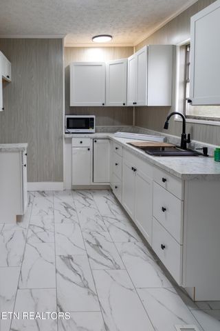 136 Riverview St, Newport, TN 37821