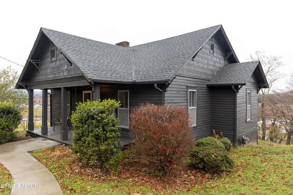 136 Riverview St, Newport, TN 37821