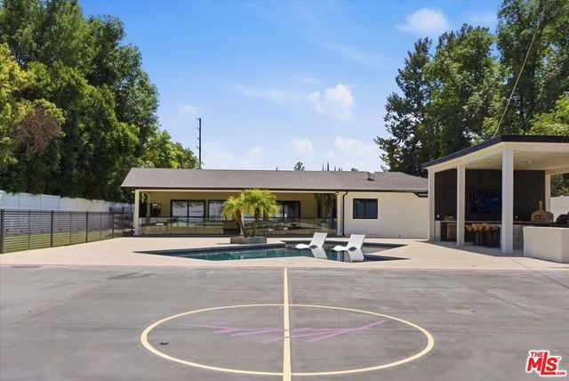 17211 Parthenia Street, Northridge, CA 91325