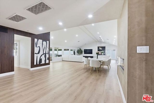 17211 Parthenia Street, Northridge, CA 91325