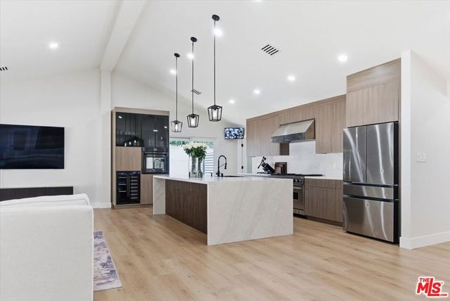 17211 Parthenia Street, Northridge, CA 91325