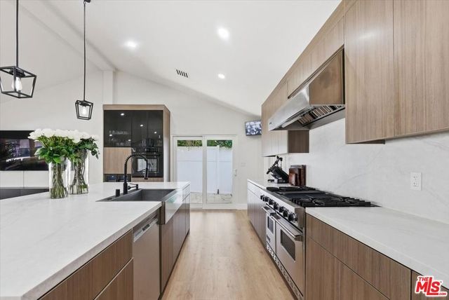 17211 Parthenia Street, Northridge, CA 91325