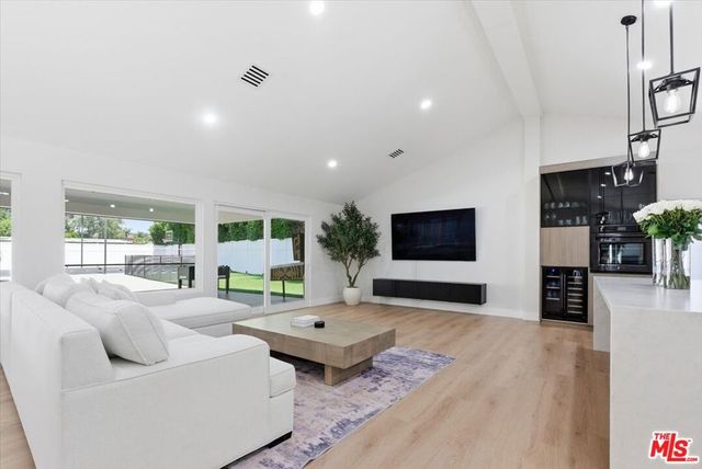 17211 Parthenia Street, Northridge, CA 91325