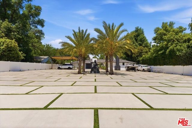 17211 Parthenia Street, Northridge, CA 91325