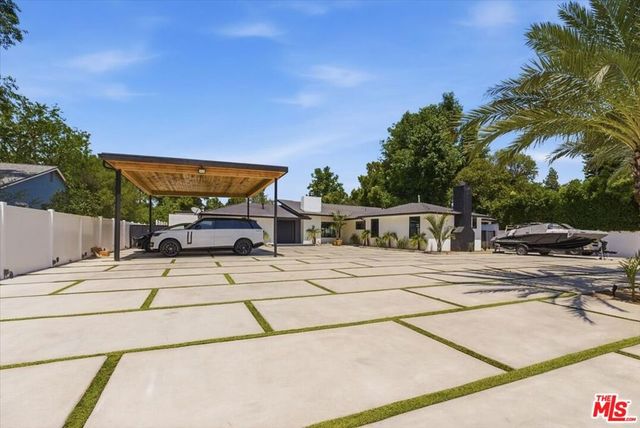 17211 Parthenia Street, Northridge, CA 91325