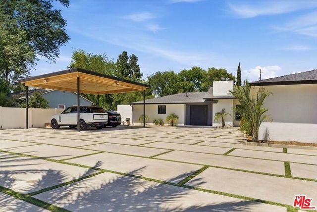 17211 Parthenia Street, Northridge, CA 91325