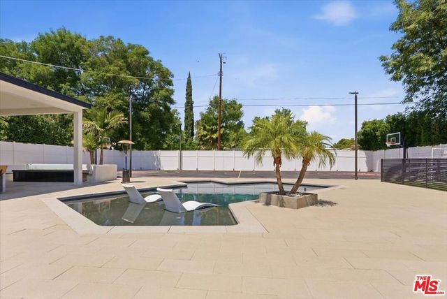 17211 Parthenia Street, Northridge, CA 91325