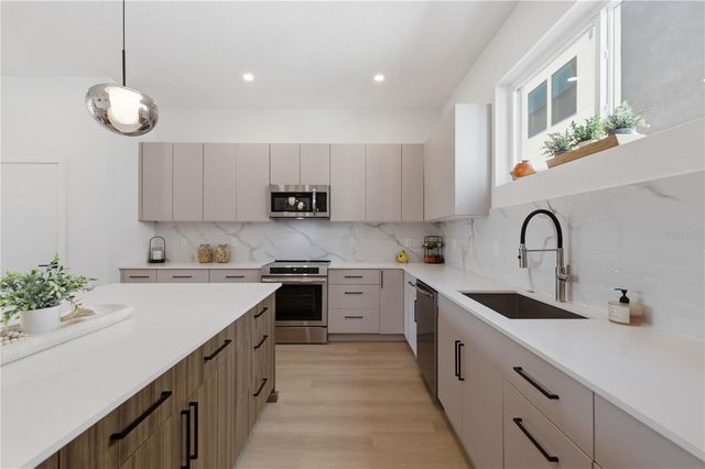2104 4TH STREET S 3, St Petersburg, FL 33705