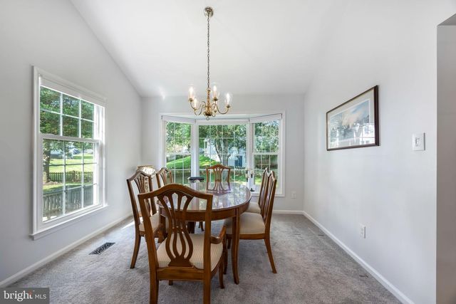 5722 ROCKY RUN DR, Centreville, VA 20120