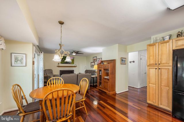 5722 ROCKY RUN DR, Centreville, VA 20120