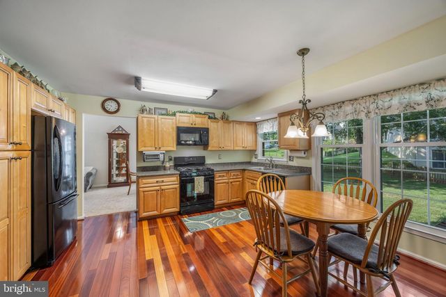5722 ROCKY RUN DR, Centreville, VA 20120