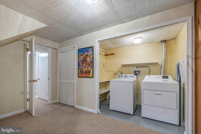 5722 ROCKY RUN DR, Centreville, VA 20120