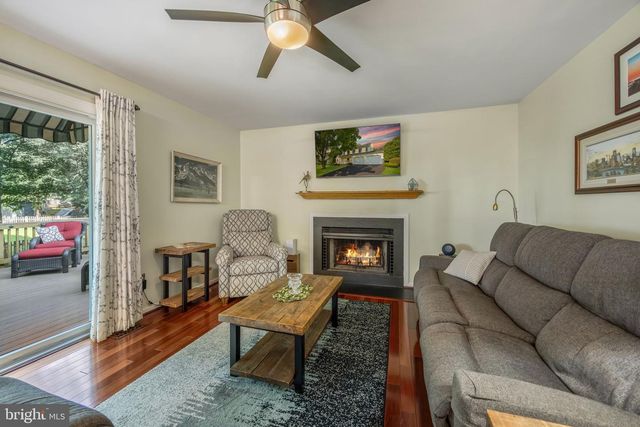 5722 ROCKY RUN DR, Centreville, VA 20120