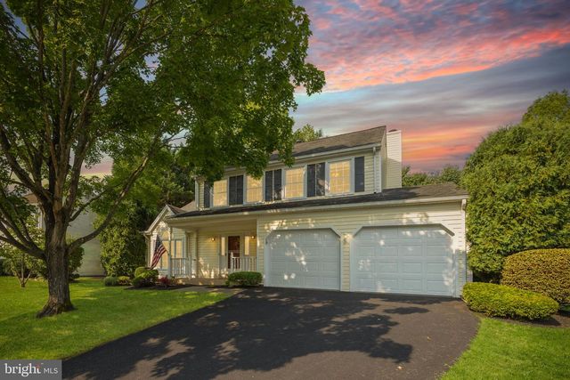 5722 ROCKY RUN DR, Centreville, VA 20120