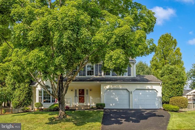 5722 ROCKY RUN DR, Centreville, VA 20120