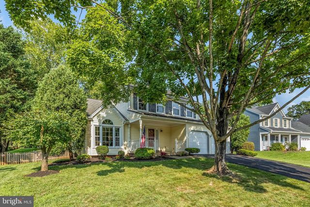 5722 ROCKY RUN DR, Centreville, VA 20120