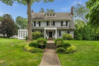 701 Hillcrest Blvd, Phillipsburg Town, NJ 08865