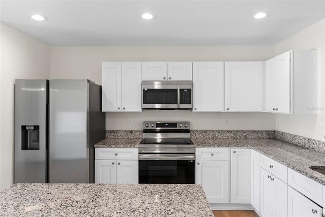 317 COURTLAND STREET, Auburndale, FL 33823