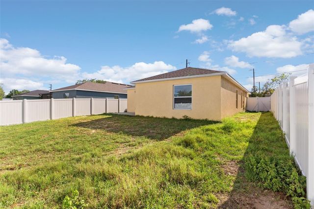 317 COURTLAND STREET, Auburndale, FL 33823