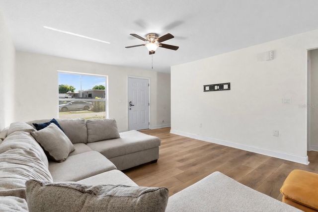 317 COURTLAND STREET, Auburndale, FL 33823