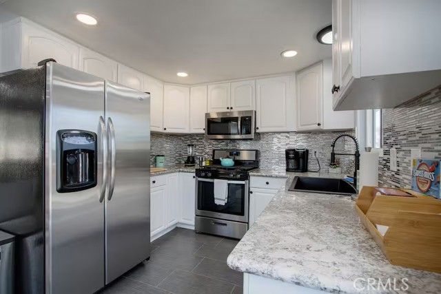 60206 Latham, Joshua Tree, CA 92252