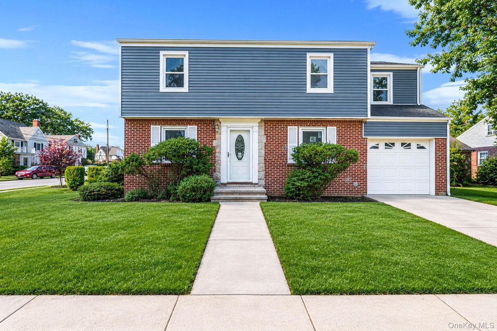 1 Hudson Court, Lynbrook, NY 11563 — exterior