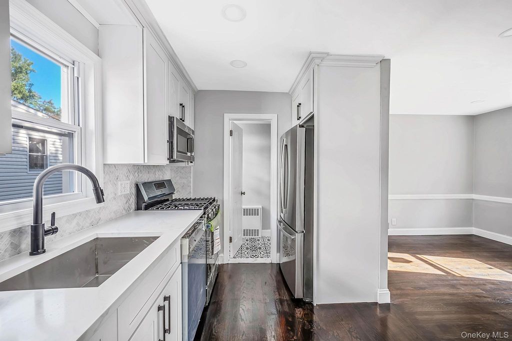 1 Hudson Court, Lynbrook, NY 11563 — photo 4