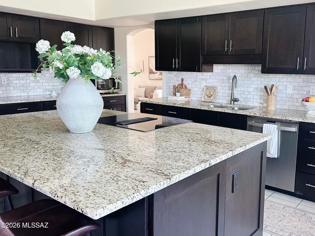 780 S Shadow Tree Place, Tucson, AZ 85748