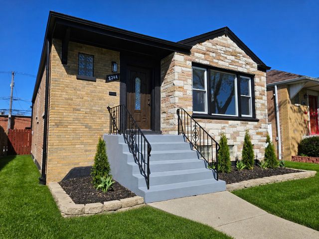 8244 S Troy Street, Chicago, IL 60652