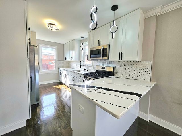 8244 S Troy Street, Chicago, IL 60652