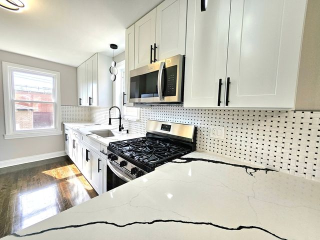 8244 S Troy Street, Chicago, IL 60652