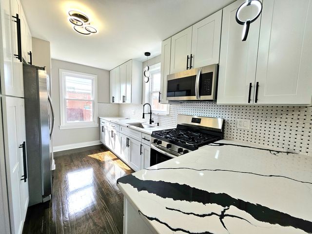 8244 S Troy Street, Chicago, IL 60652