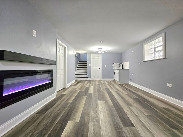 8244 S Troy Street, Chicago, IL 60652