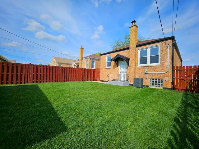 8244 S Troy Street, Chicago, IL 60652