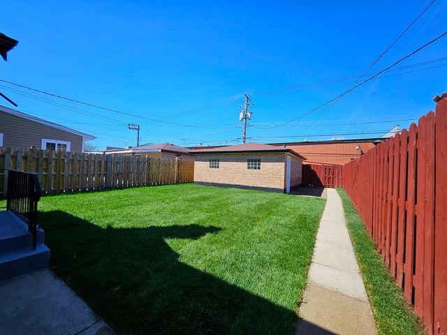 8244 S Troy Street, Chicago, IL 60652