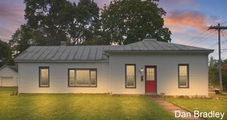 201 E Coffren Avenue, Greenville, MI 48838