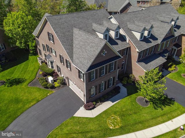 86 RITTENHOUSE CIR, Newtown, PA 18940