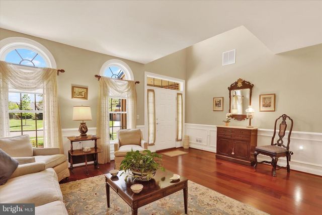 86 RITTENHOUSE CIR, Newtown, PA 18940