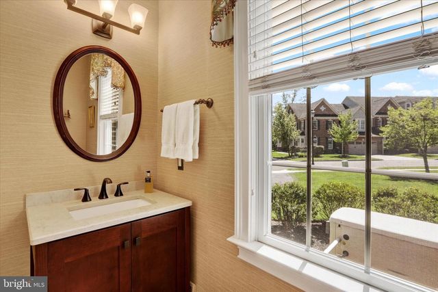 86 RITTENHOUSE CIR, Newtown, PA 18940