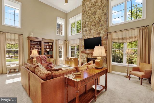 86 RITTENHOUSE CIR, Newtown, PA 18940