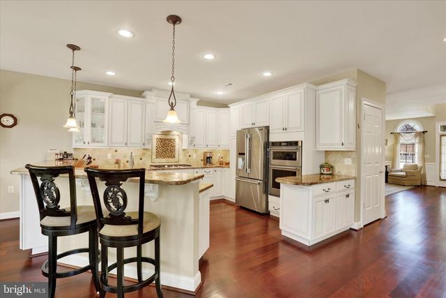 86 RITTENHOUSE CIR, Newtown, PA 18940