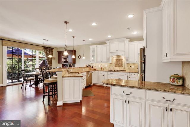 86 RITTENHOUSE CIR, Newtown, PA 18940