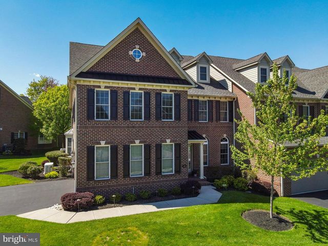 86 RITTENHOUSE CIR, Newtown, PA 18940