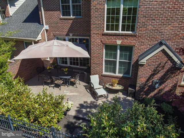 86 RITTENHOUSE CIR, Newtown, PA 18940