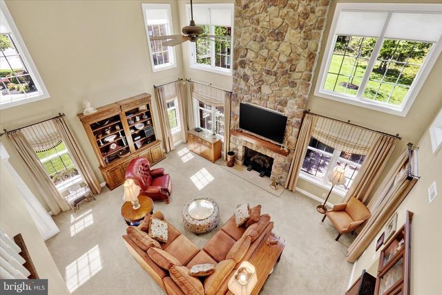 86 RITTENHOUSE CIR, Newtown, PA 18940