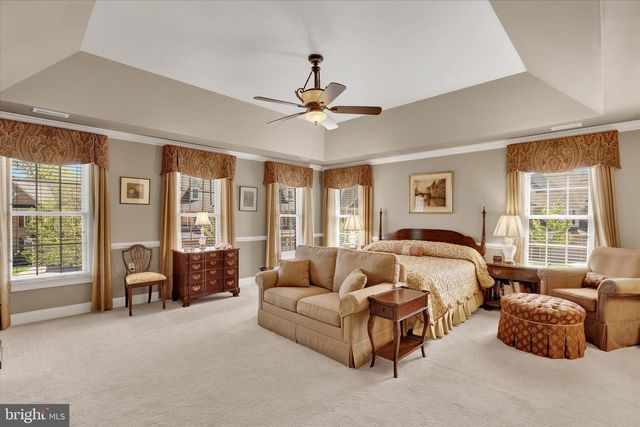 86 RITTENHOUSE CIR, Newtown, PA 18940