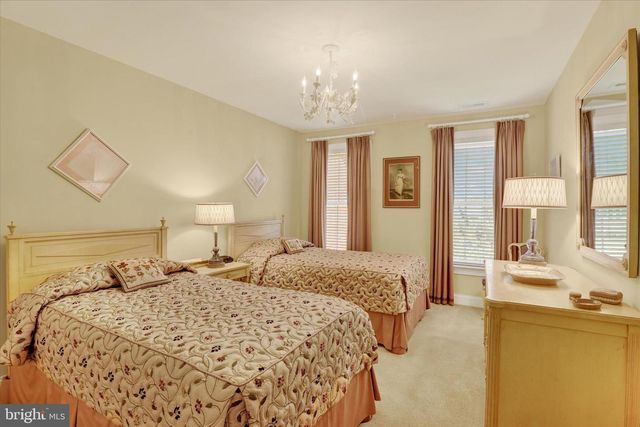 86 RITTENHOUSE CIR, Newtown, PA 18940