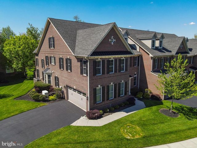 86 RITTENHOUSE CIR, Newtown, PA 18940